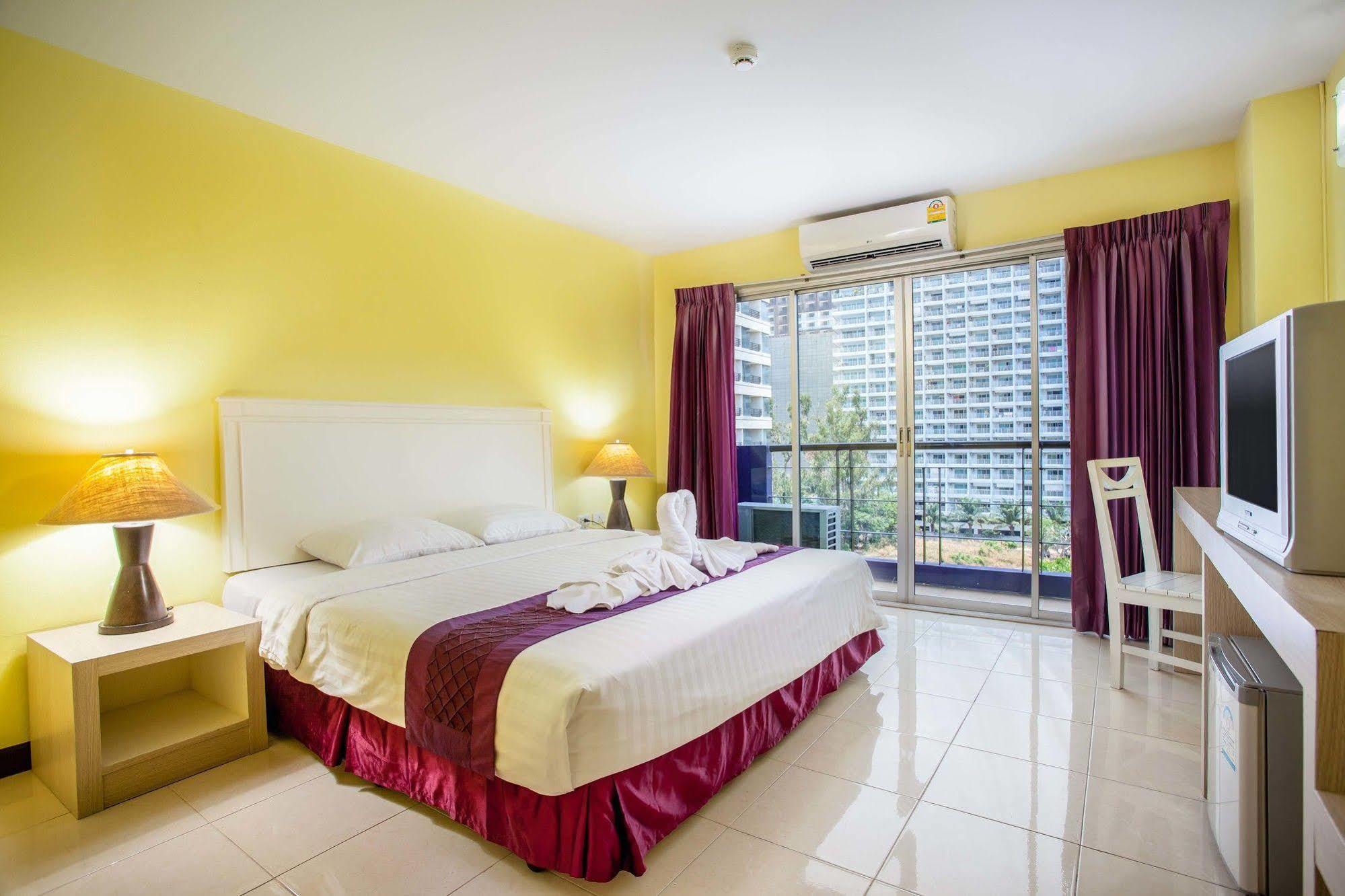 Eastiny Residence Hotel Pattaya Exterior photo